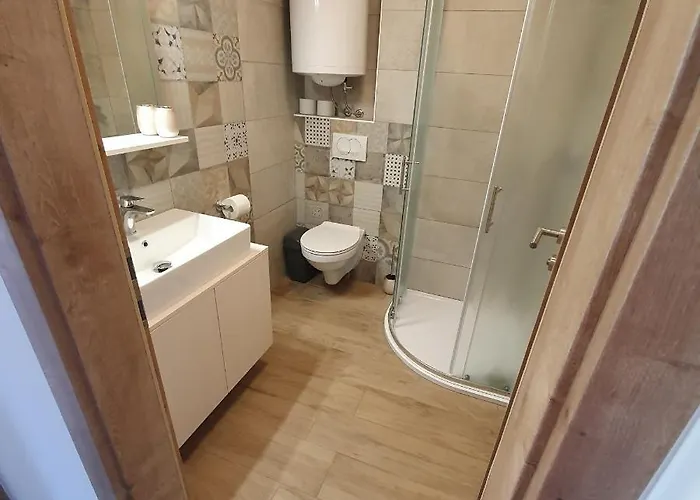 Apartma Rozle דירה *